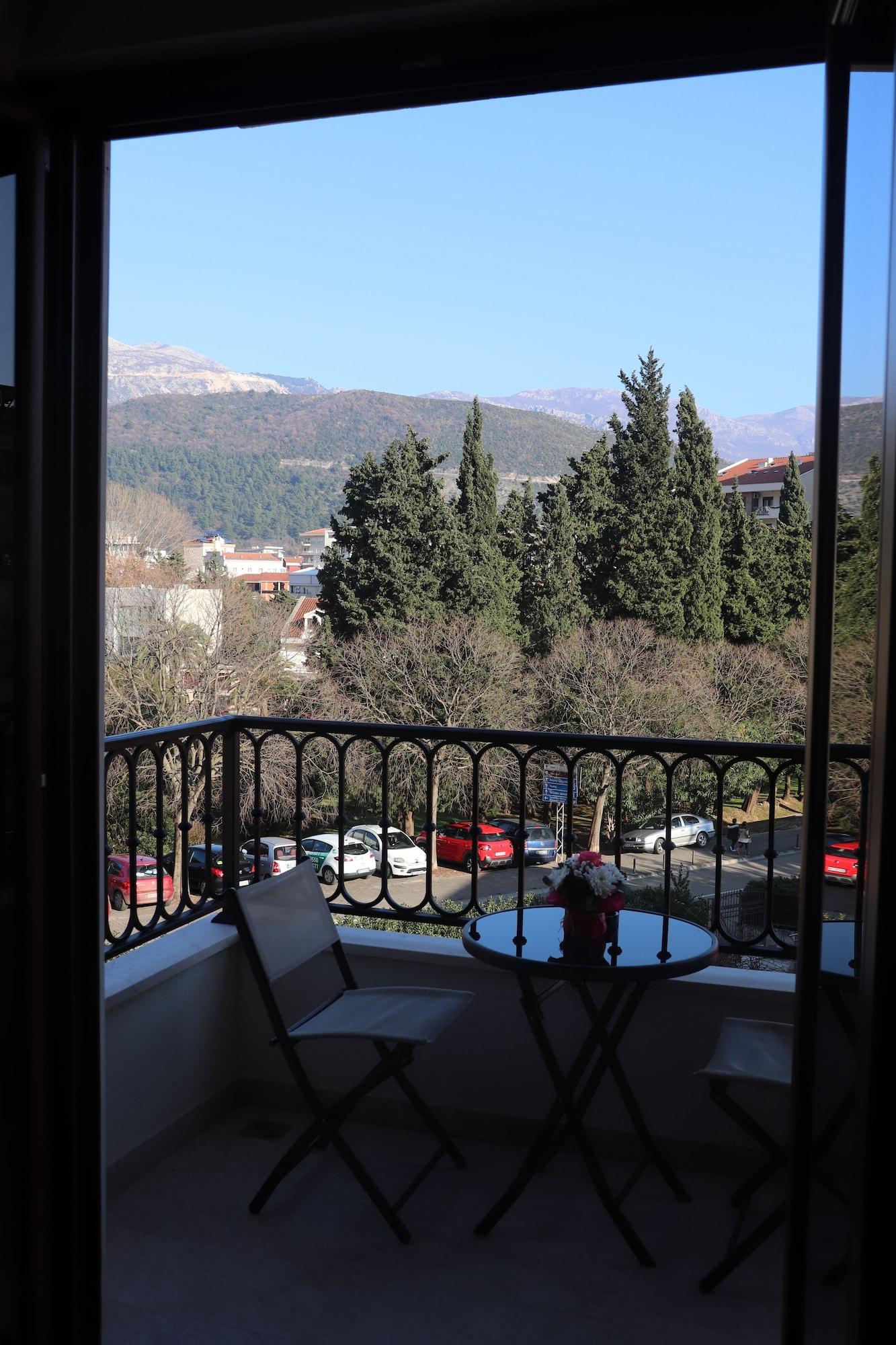 Hotel Villa Gracia บุดวา ภายนอก รูปภาพ
