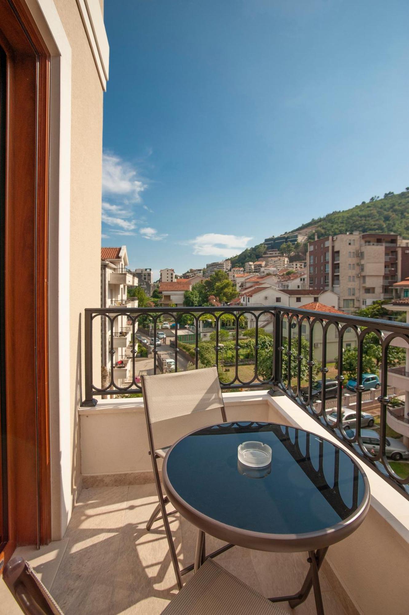 Hotel Villa Gracia บุดวา ภายนอก รูปภาพ
